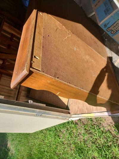 wooden thing goes on dresser with mirror - Thumbnail 3