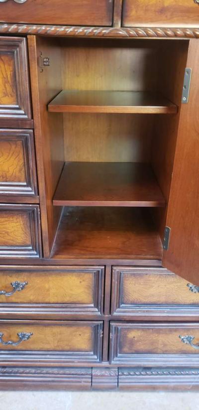 California king bed and Dresser - Thumbnail 4