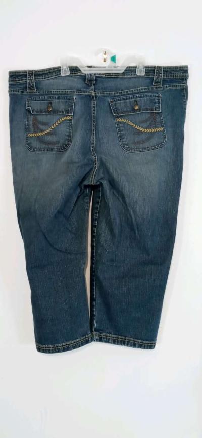 Womens Faded Glory Plus Capris - Thumbnail 2