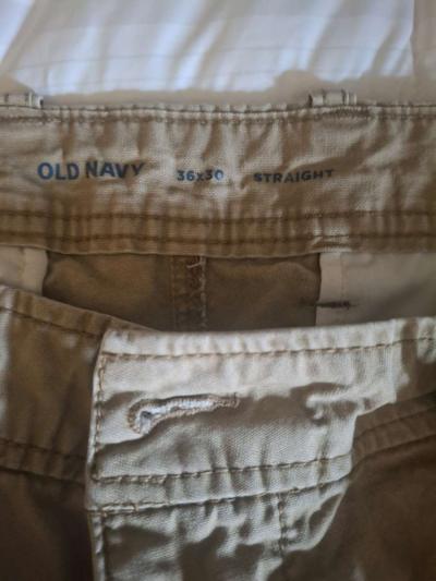 Old Navy Cargo pants 36x30 - Thumbnail 3