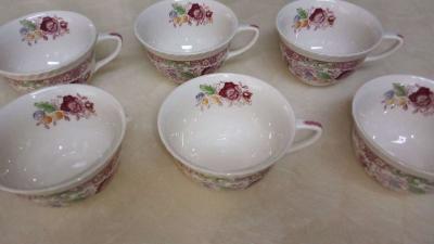 Haddon Hall Derbyshire Red plates and tea cups - Thumbnail 5