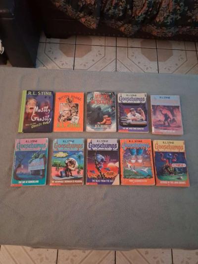 Lot Of 58 Horror Books - Thumbnail 1