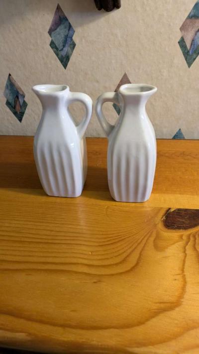 Vintage Oil and Vinegar Cruet Set with White Geese - Thumbnail 3