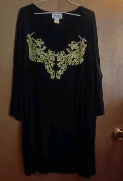 Black with gold design tunic - Thumbnail 4
