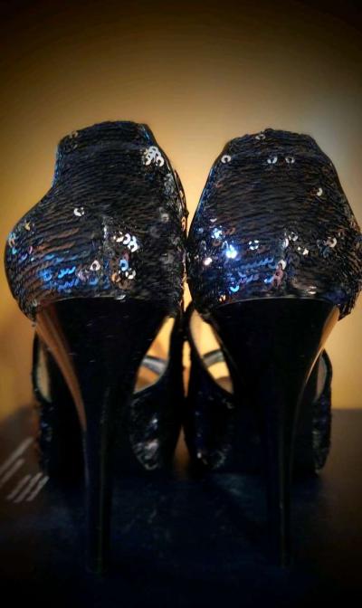 The Vintage Guess Black Sequence Open Toe heels size 6 - Thumbnail 5