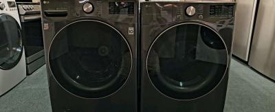 LG Elite Platinum Stainless FrontLoad Washer  New Scratch  D