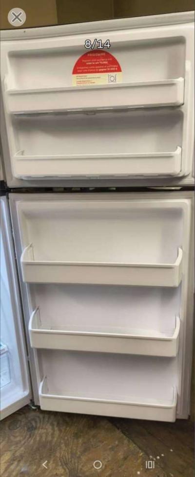 Frigidaire 19 Cu Ft Stainless Refrigerator Freezer  NEWER - Thumbnail 5