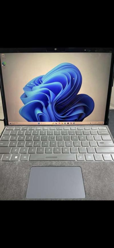 Surface Pro 6 Laptop Tablet - Thumbnail 1