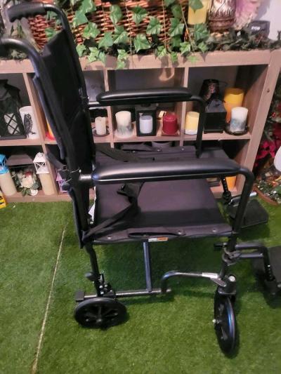 wheelchair - Thumbnail 3