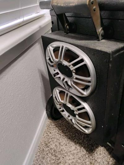 cooler with speakers - Thumbnail 3