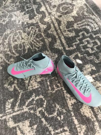 womans Nike Air soccer cleats