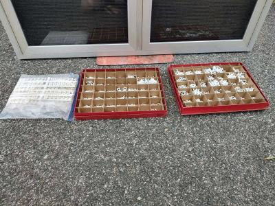 wall case display with letters and keys  for a Business - Thumbnail 3