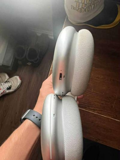 AirPod maxes - Thumbnail 6