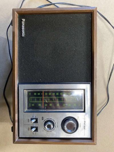 Vintage Panasonic AMFM Radio Model RE6286 By Matsushita Elec - Thumbnail 4