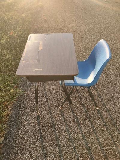 metal desk with chair or a end table - Glade Hill, Virginia