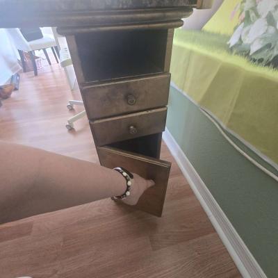 marble top nail table - Thumbnail 5