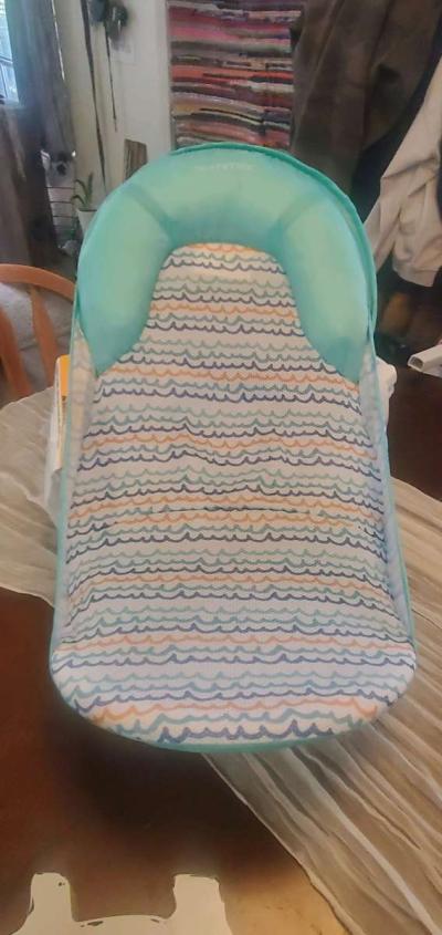baby Bath chair - Kalamazoo, Michigan
