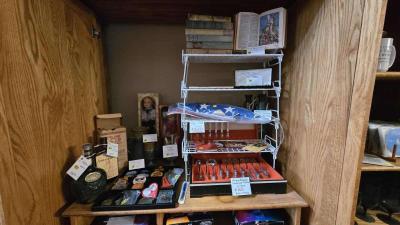 Moving Sale with furniture collectibles kitchenware Vintage - Thumbnail 4