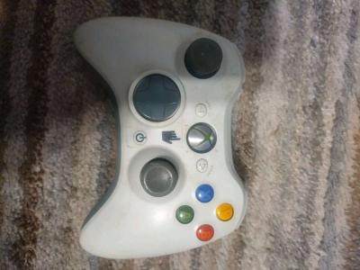 Microsoft Xbox 360 E  Wireless 4 GB Console Tested Works - Thumbnail 6