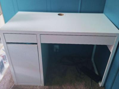 white desk - Thumbnail 2