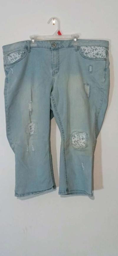 Womens Denim Capris 22w