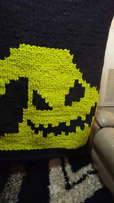 Viral chunky knit blanket Oogie Boogie - Thumbnail 6