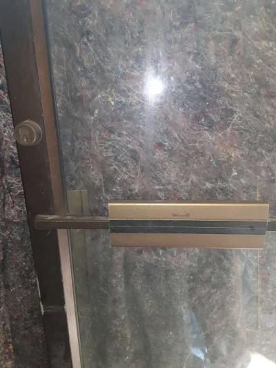 Commercial glass door with hinges but no frame - Thumbnail 2