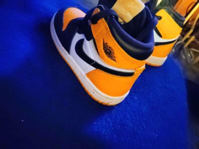 Air Jordan 1 High Retro OG Taxi Black Sail TD Deadstock Sz8 - Thumbnail 3