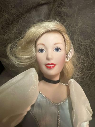 Cinderella Franklin Heriloom Porcelain Doll - Thumbnail 3