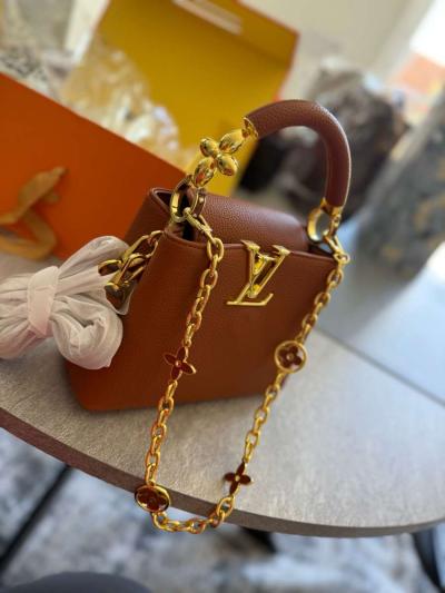 LV Purse - Thumbnail 2