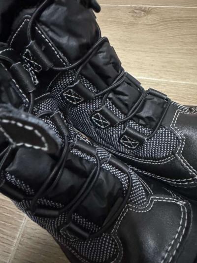 The North Face Youth Alpenglow IV Winter Boots in Black - Thumbnail 2