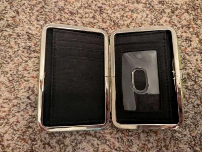 Green Wallet - Thumbnail 2