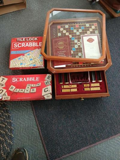 Hugh lot of professional Art Supplies - Thumbnail 6