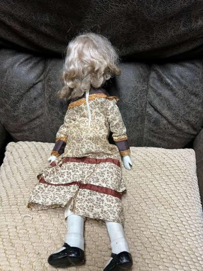antique porcelain doll - Thumbnail 5