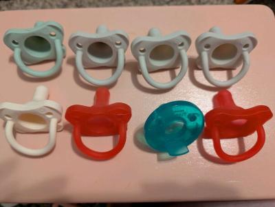 8 Pacifiers Dr Brown and Avent - Thumbnail 3