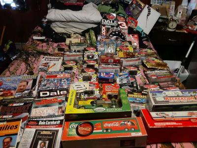 racing collection  cards cars pictures figures lots of stuff - Thumbnail 5