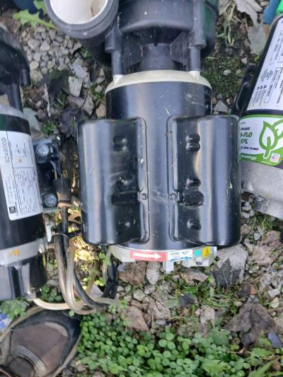 Hot Tub pumps and motors and heater - Thumbnail 3
