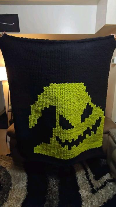 Viral chunky knit blanket Oogie Boogie - Thumbnail 5