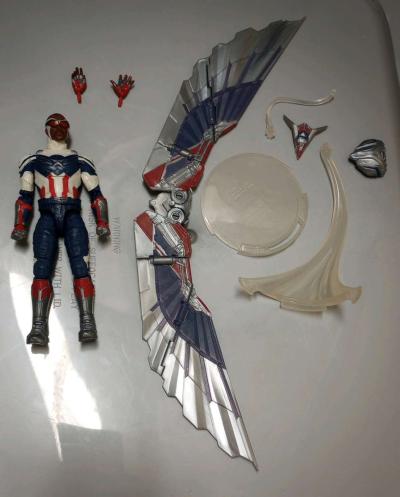 Marvel Legends - Thumbnail 4