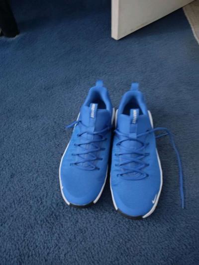 Nike athletic shoes - Thumbnail 2