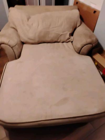 comfy lounge chair - Thumbnail 2