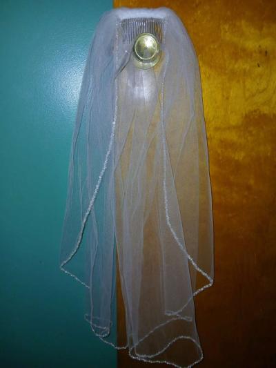 White Laced Wedding Dress with Train - Thumbnail 6