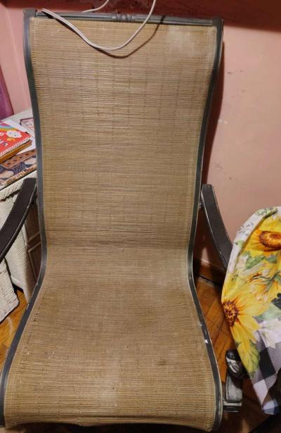 table and 2 chairs - Thumbnail 3