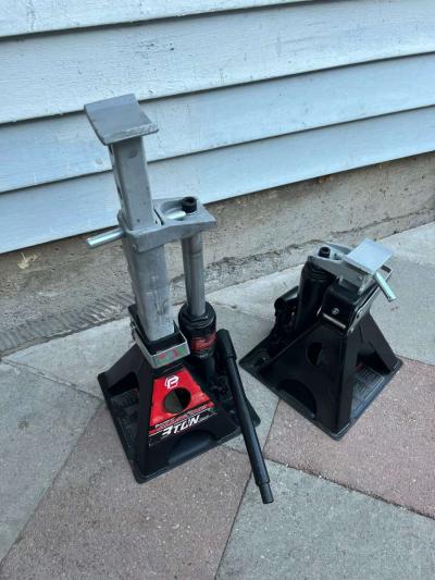 two 3 ton unijacks - Thumbnail 4