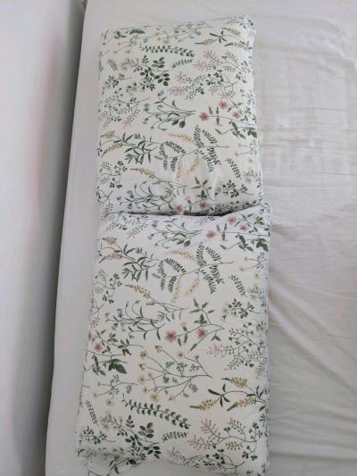 2 IKEA TIMJANSMOTT Duvet Covers and Pillowcases  Twin - Thumbnail 4