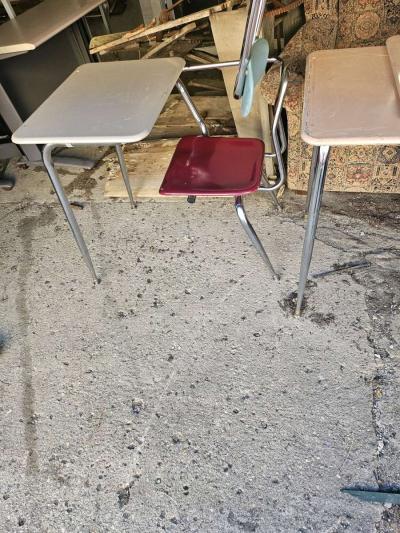 School desk three dollars each - Thumbnail 2