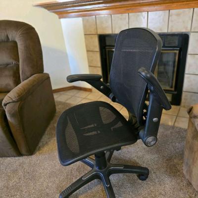 MARS Black Vented Mesh Office chair - Thumbnail 4