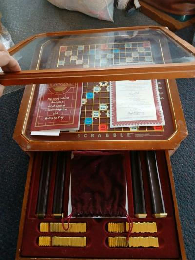 Hugh lot of professional Art Supplies - Thumbnail 2