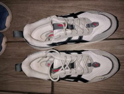 tennis shoes - Thumbnail 2