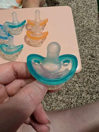 7 razbaby brand pacifiers - Thumbnail 4